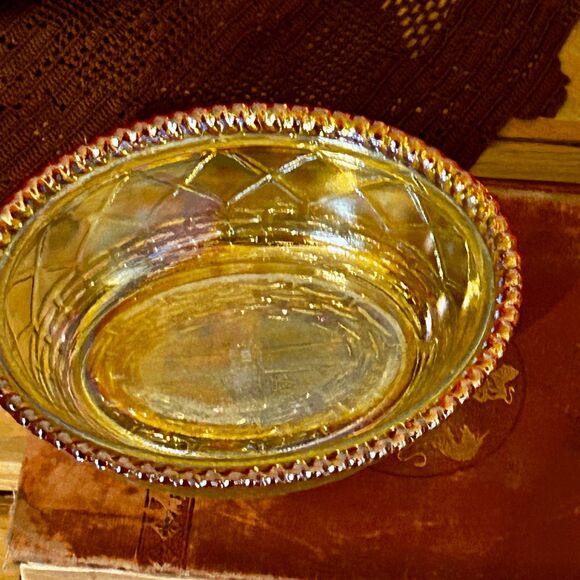 Marigold Mosser Glass Hen on Nest – LG Wright Mold – Split Tail – Woven Nest Cov - Picture 3 of 5